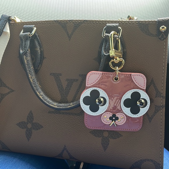 ✨💫Louis Vuitton Collectors Edition Key Ring✨💫 - Picture 5 of 8